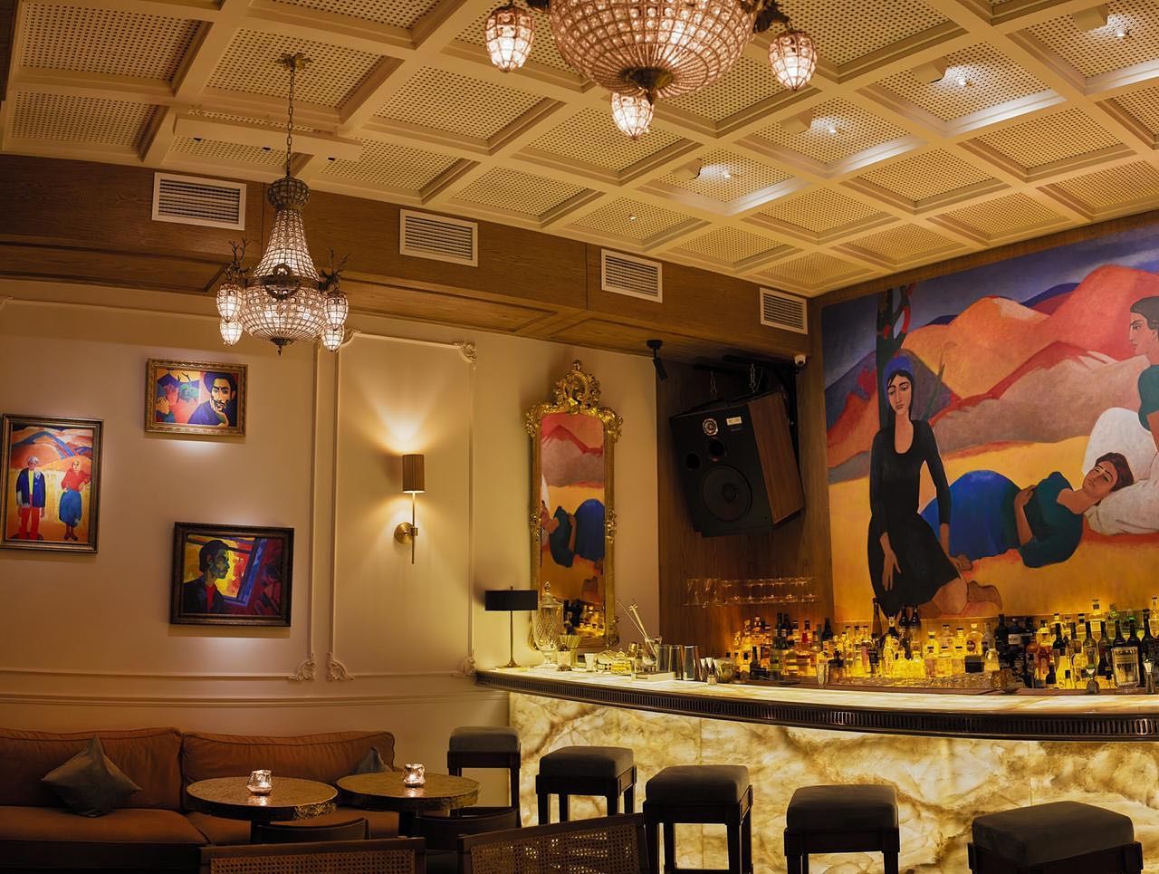 Minas Cocktail Room: самый арт-ориентированный коктейльный бар Еревана?